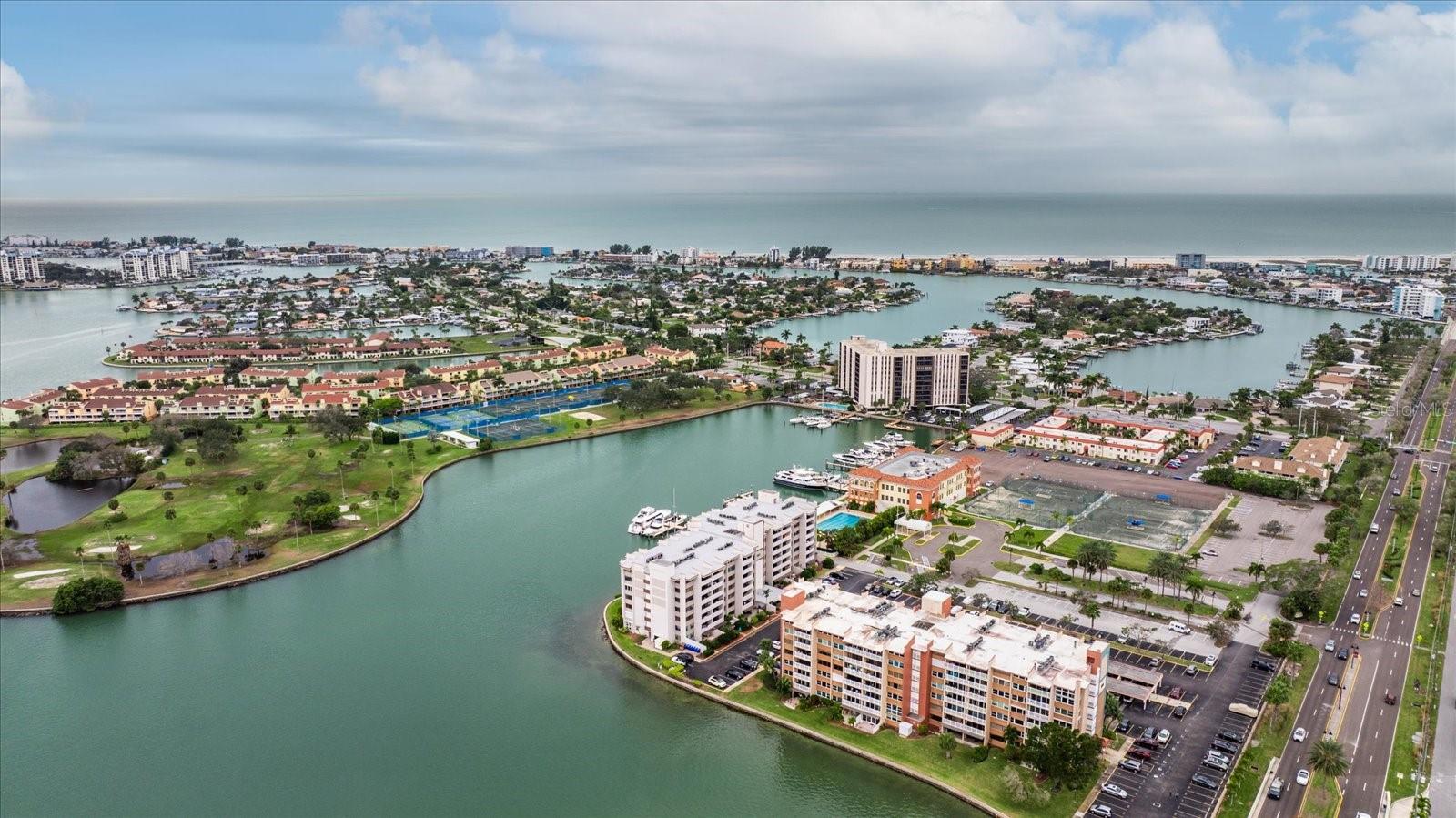 Image 41 of 43 For 450 Treasure Isle Causeway  411