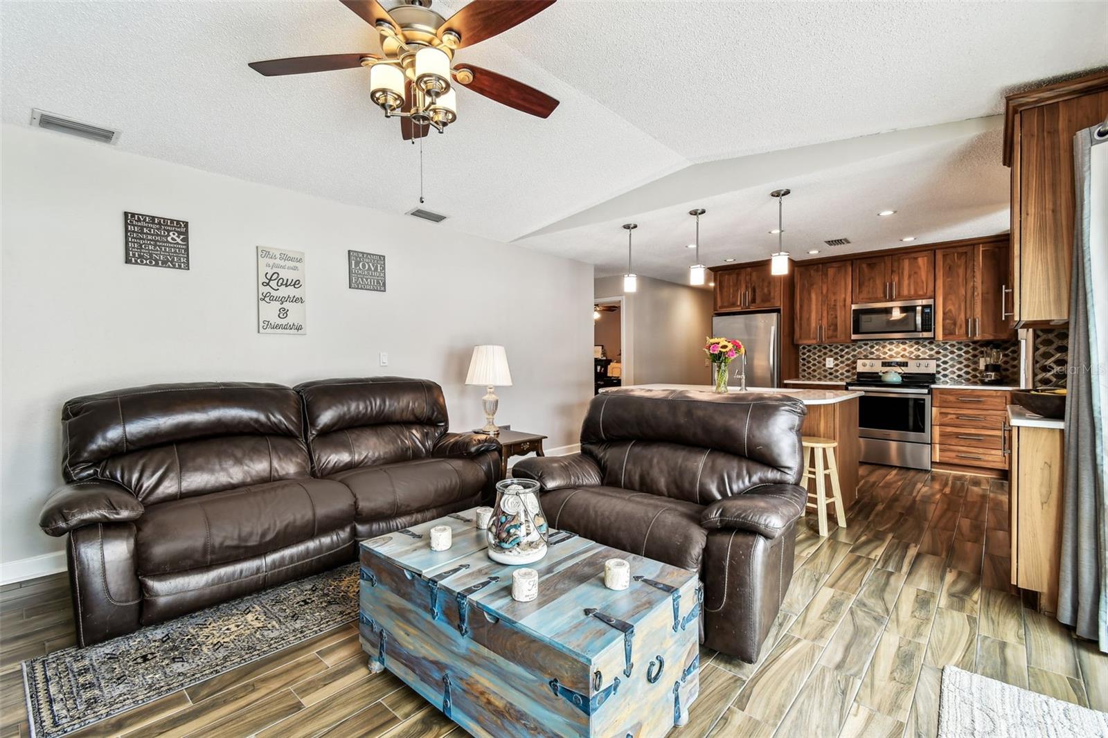 Image 10 of 31 For 12476 81st Ct