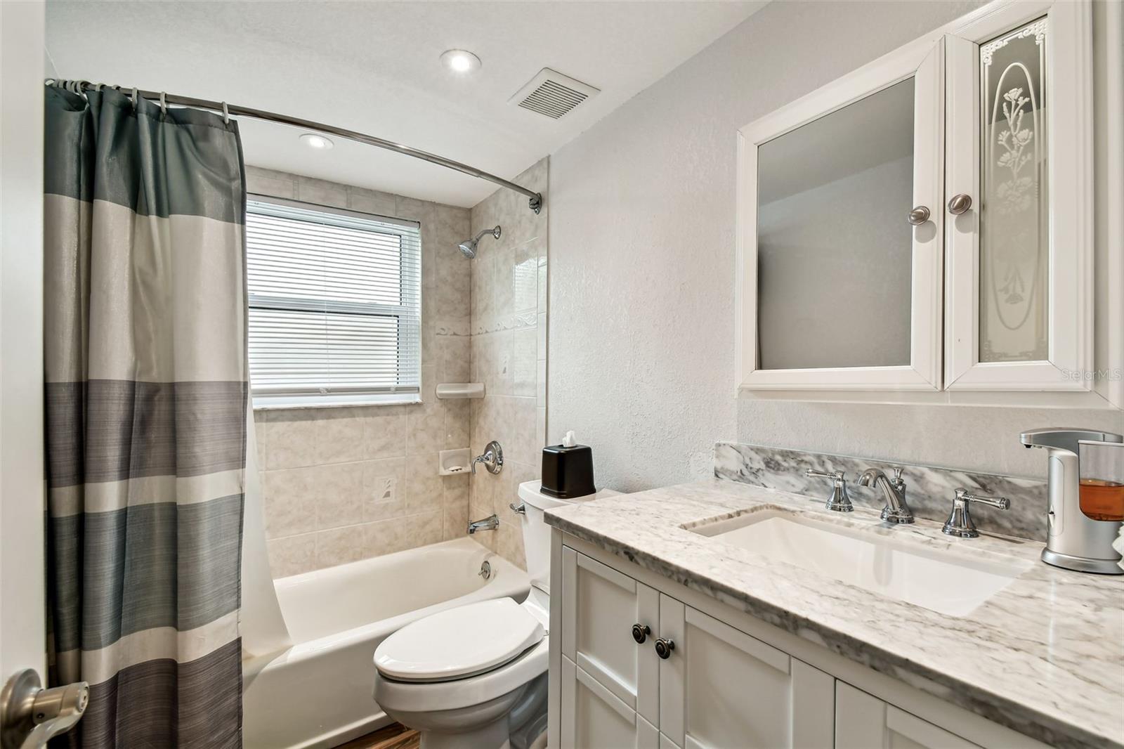Image 17 of 31 For 12476 81st Ct