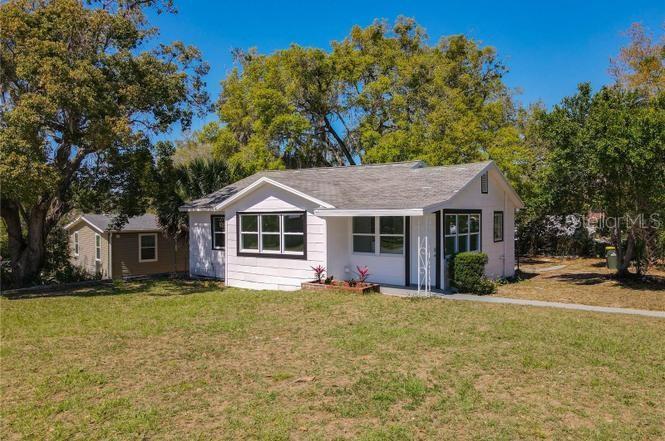 Image 2 of 22 For 218 Magnolia Street