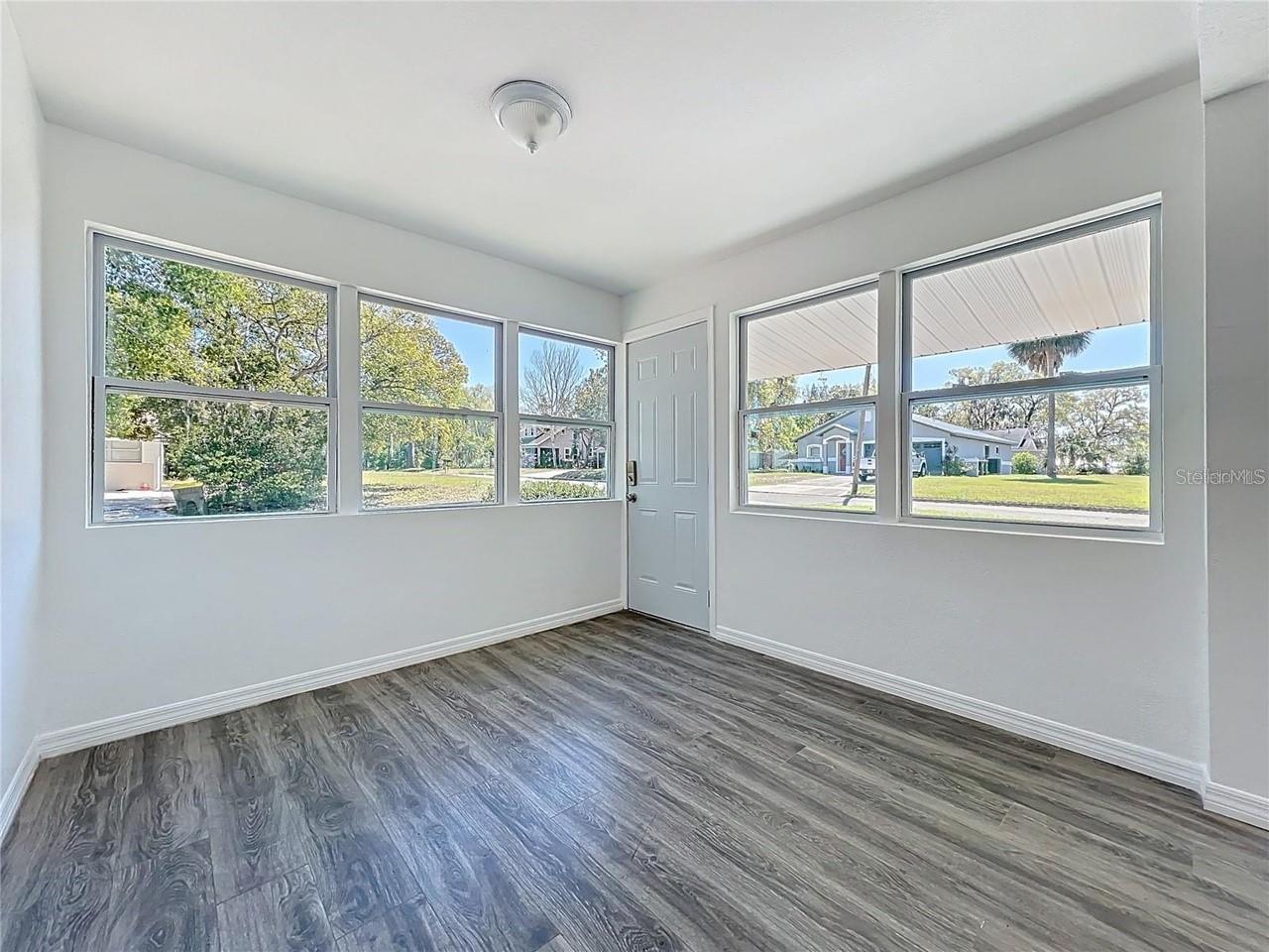 Image 5 of 22 For 218 Magnolia Street