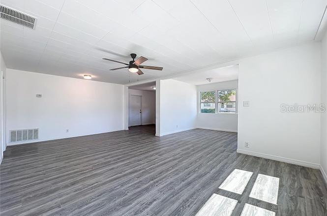 Image 6 of 22 For 218 Magnolia Street