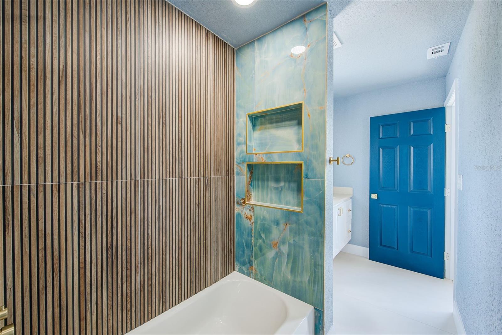 Image 18 of 29 For 5253 Boardwalk Street