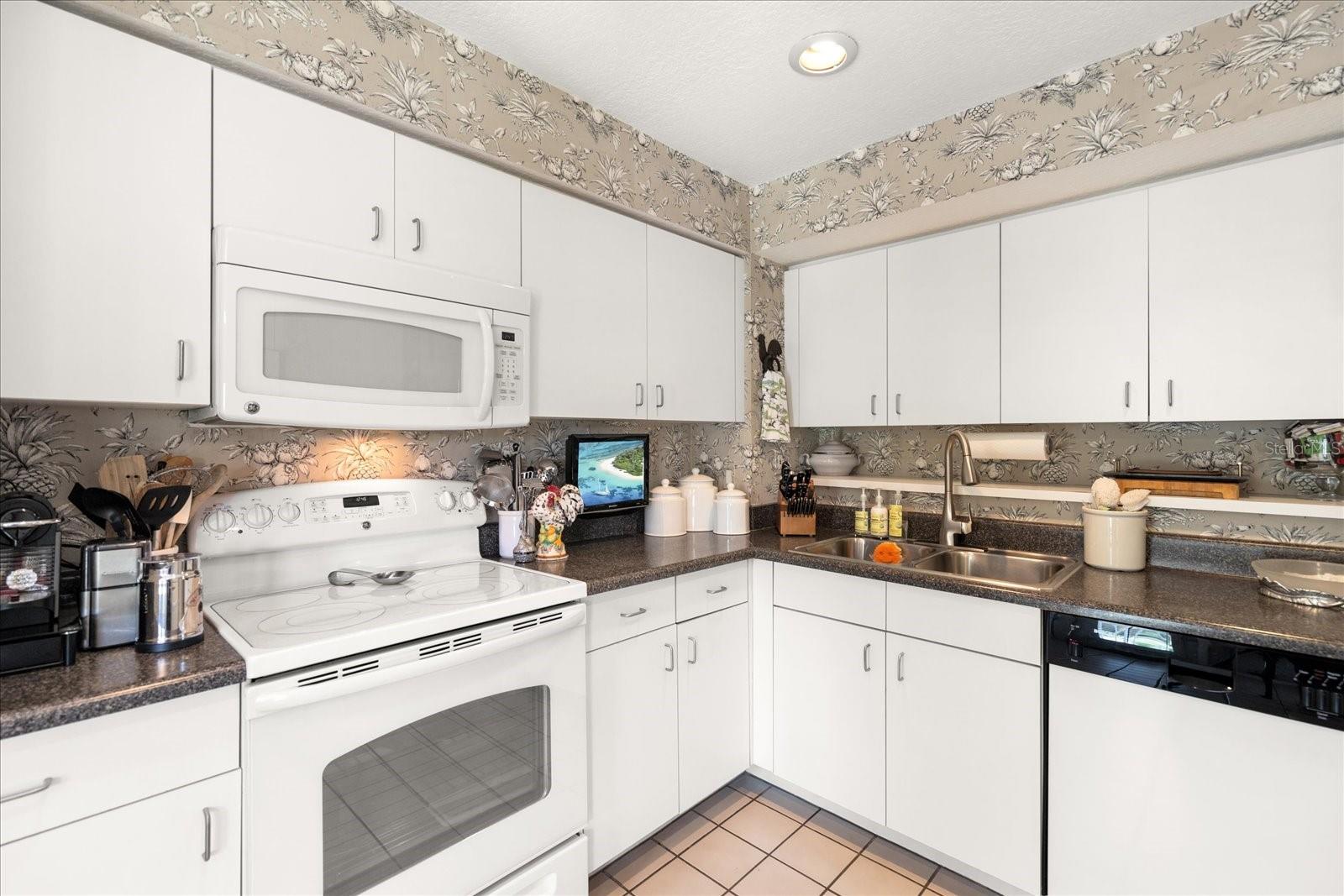 Image 25 of 42 For 1508 Howard Avenue A