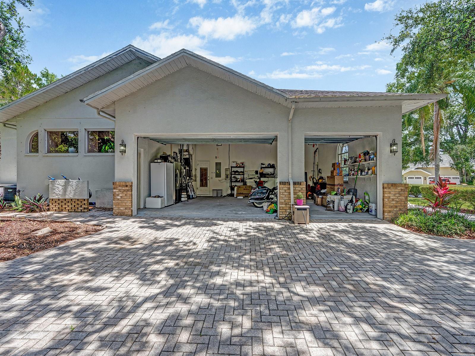 Image 13 of 75 For 8711 Crescent Forest Boulevard