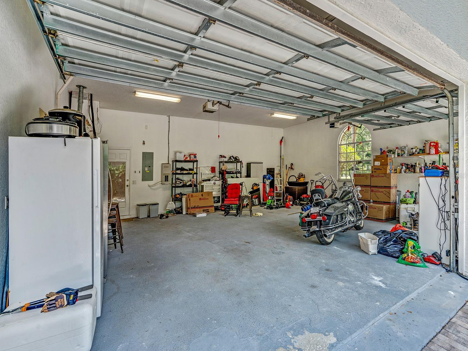 Image 14 of 75 For 8711 Crescent Forest Boulevard