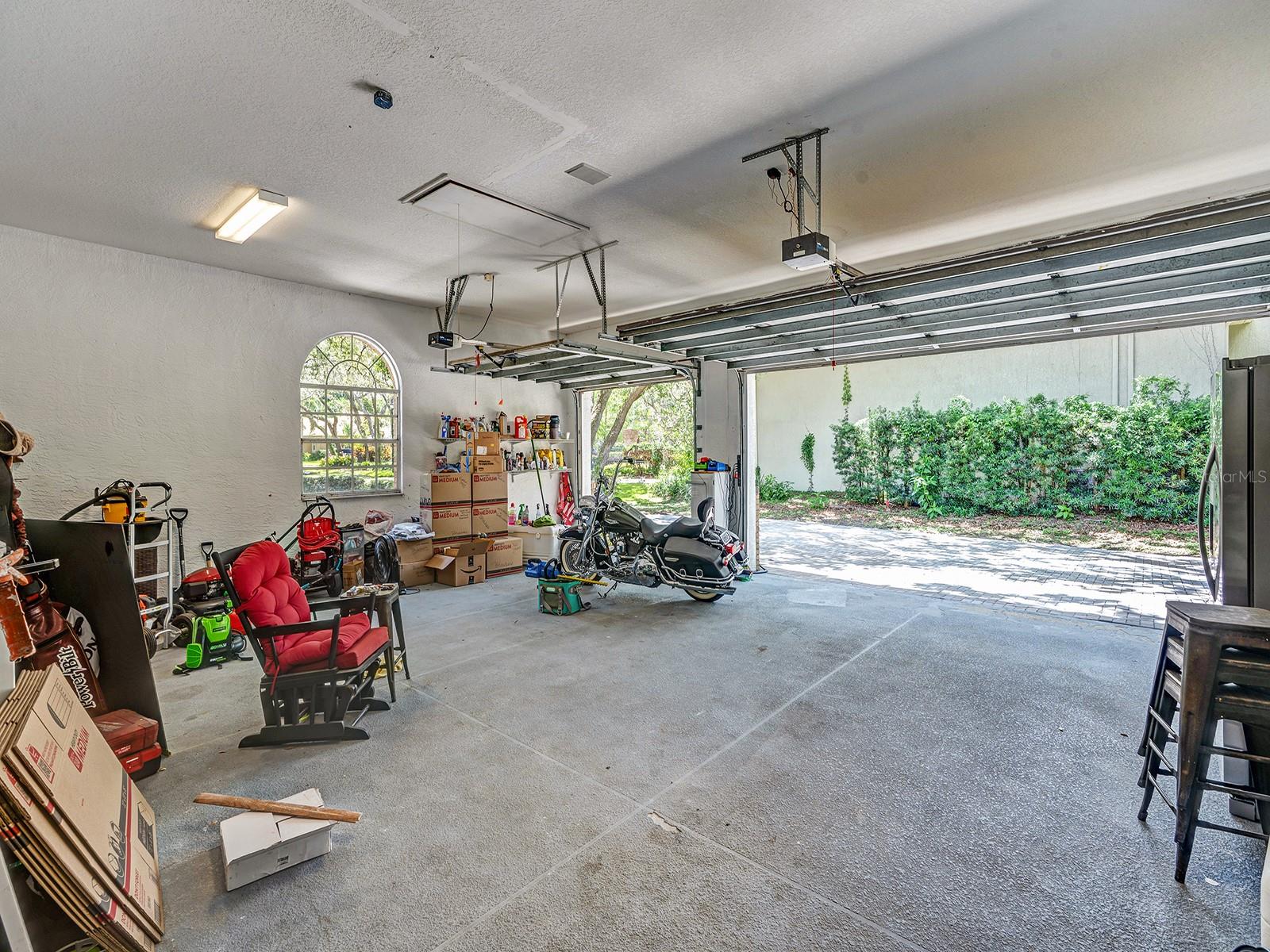 Image 16 of 75 For 8711 Crescent Forest Boulevard