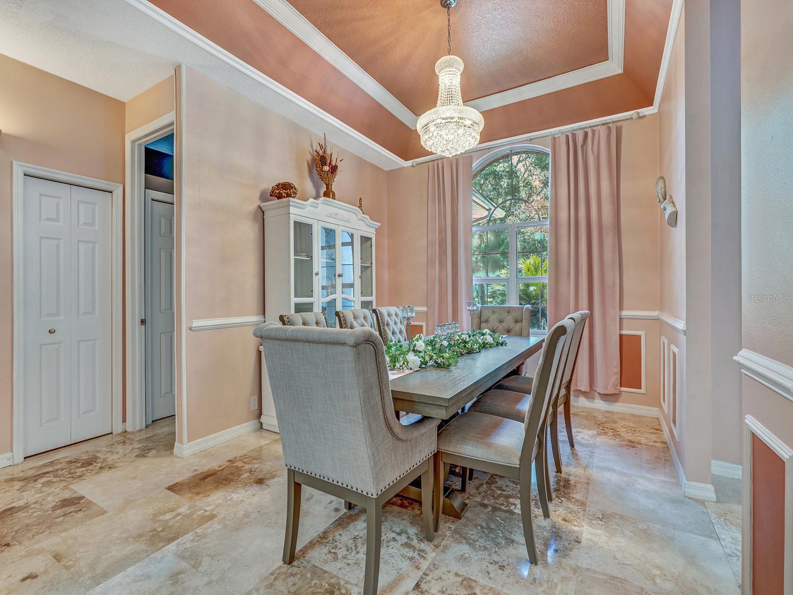 Image 33 of 75 For 8711 Crescent Forest Boulevard