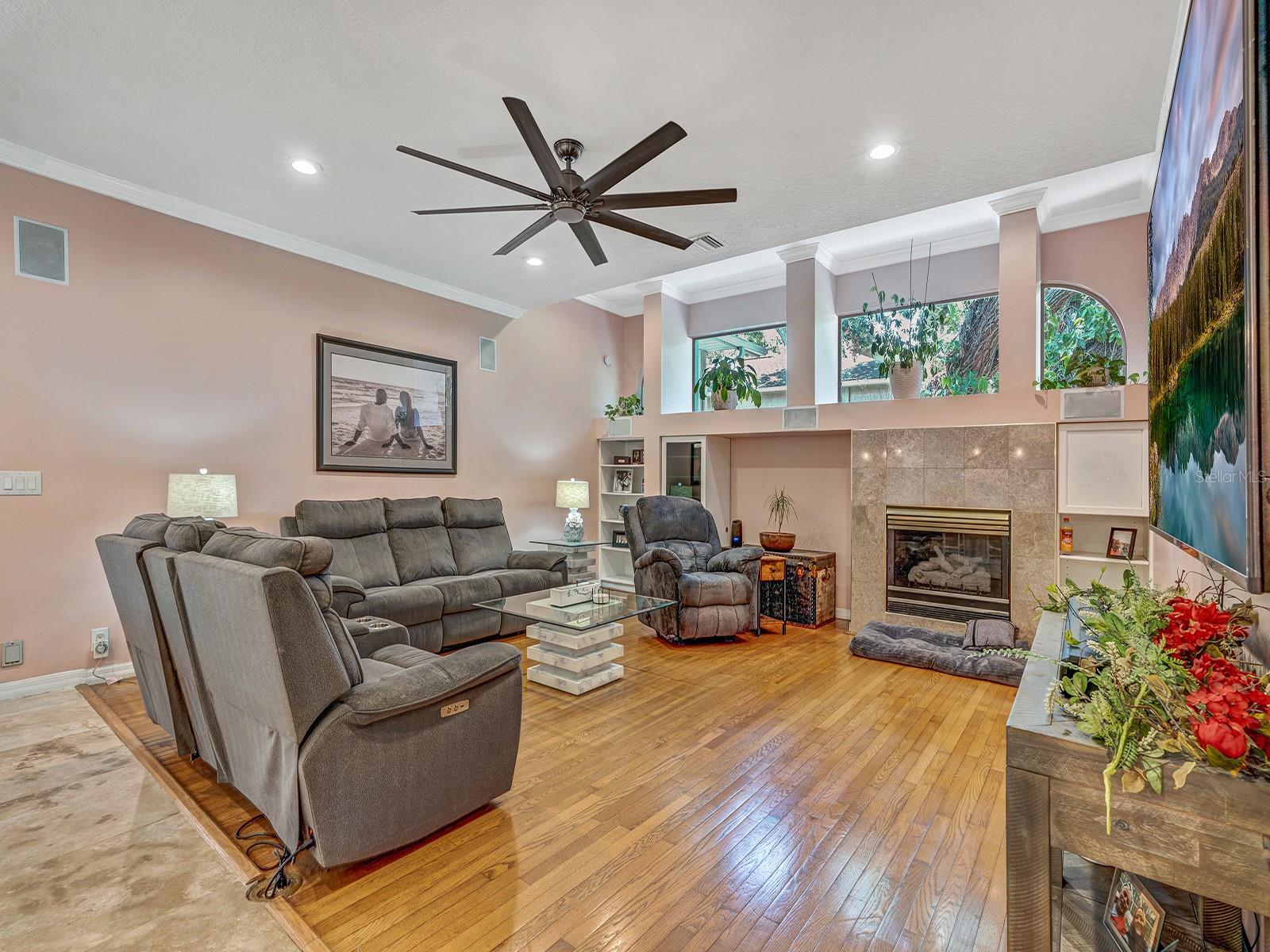 Image 36 of 75 For 8711 Crescent Forest Boulevard