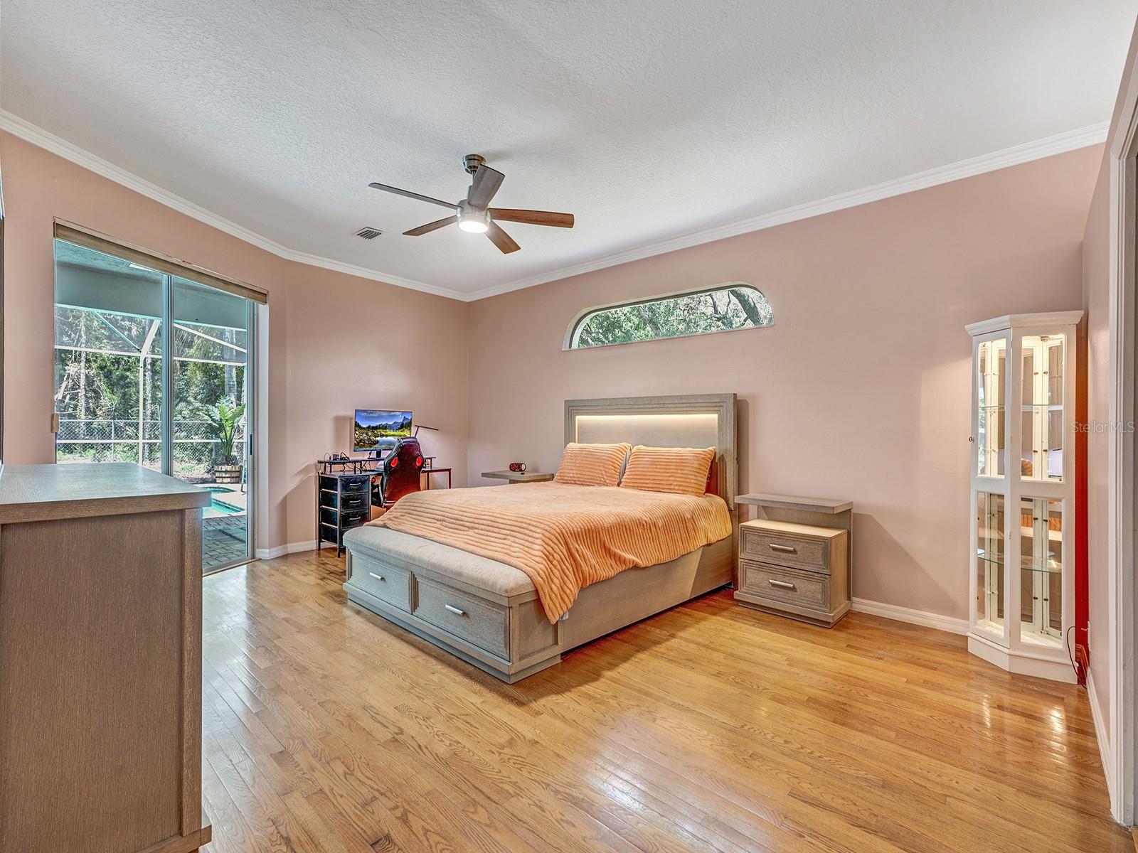 Image 38 of 75 For 8711 Crescent Forest Boulevard