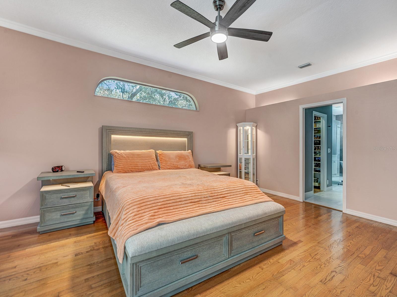 Image 39 of 75 For 8711 Crescent Forest Boulevard