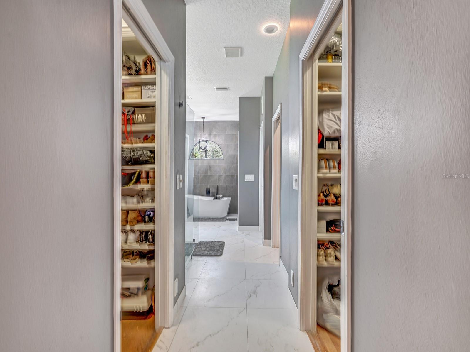 Image 41 of 75 For 8711 Crescent Forest Boulevard