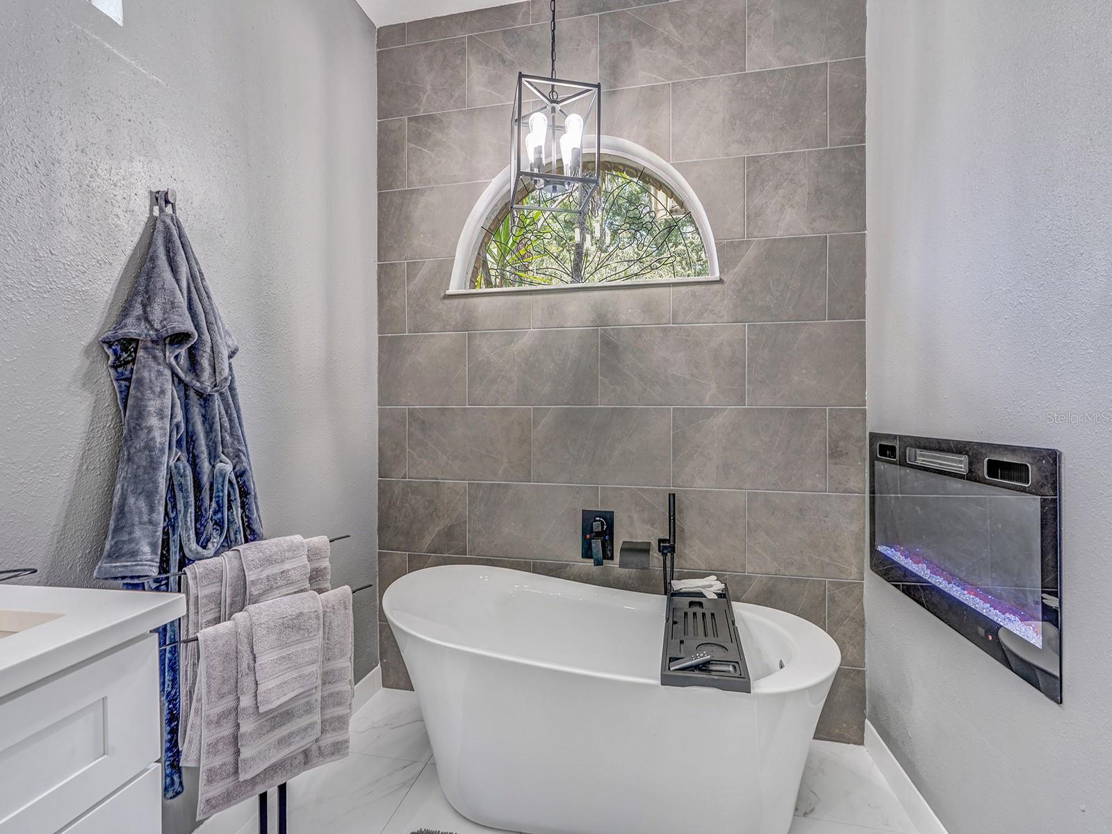 Image 47 of 75 For 8711 Crescent Forest Boulevard
