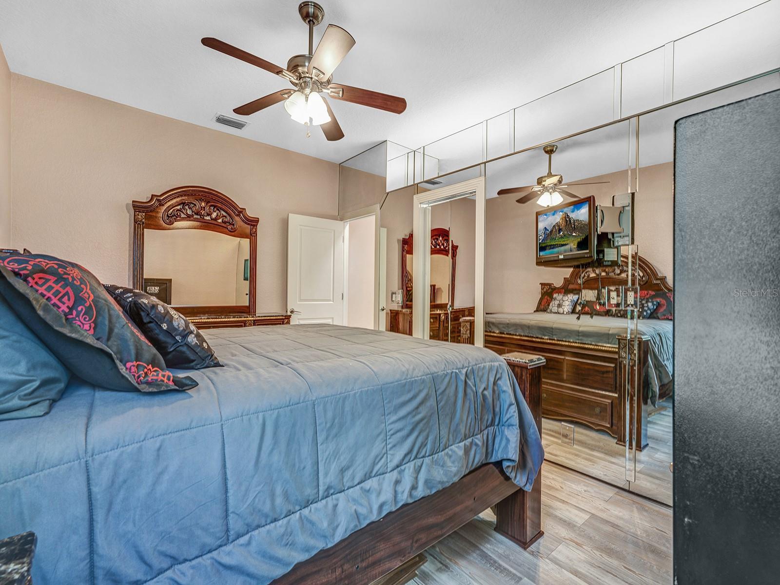 Image 55 of 75 For 8711 Crescent Forest Boulevard