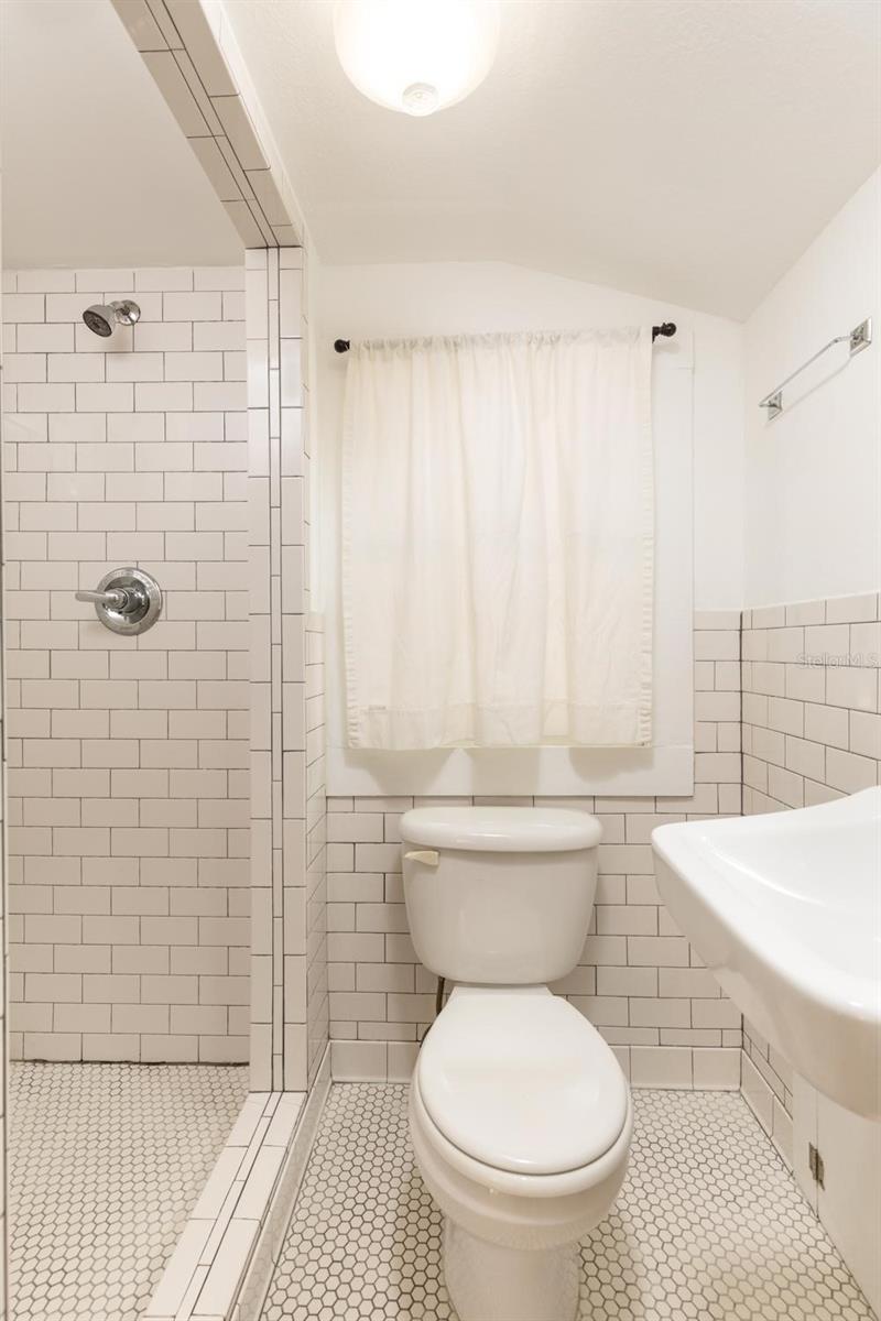 Listing photo id 3 for 1111 Patterson Street