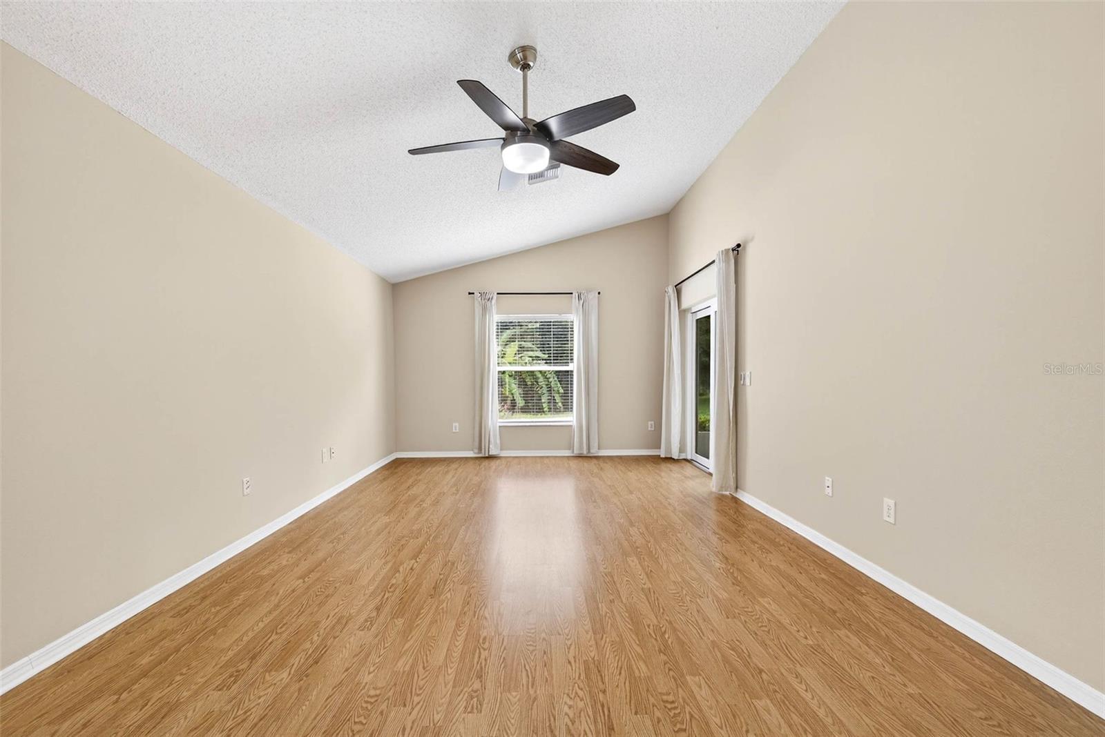 Image 17 of 37 For 13411 Staghorn Road