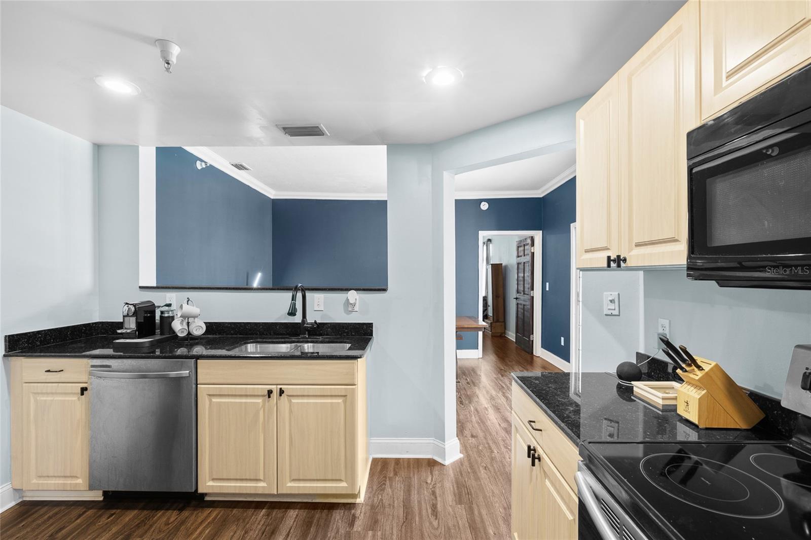 Image 10 of 28 For 215 Central Avenue 4f