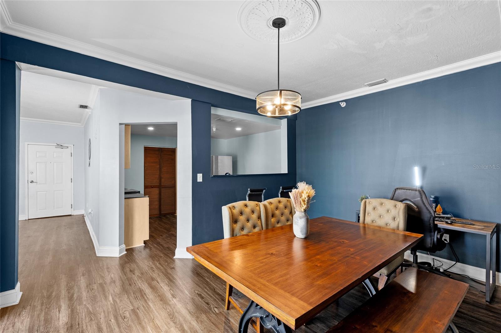 Image 11 of 28 For 215 Central Avenue 4f