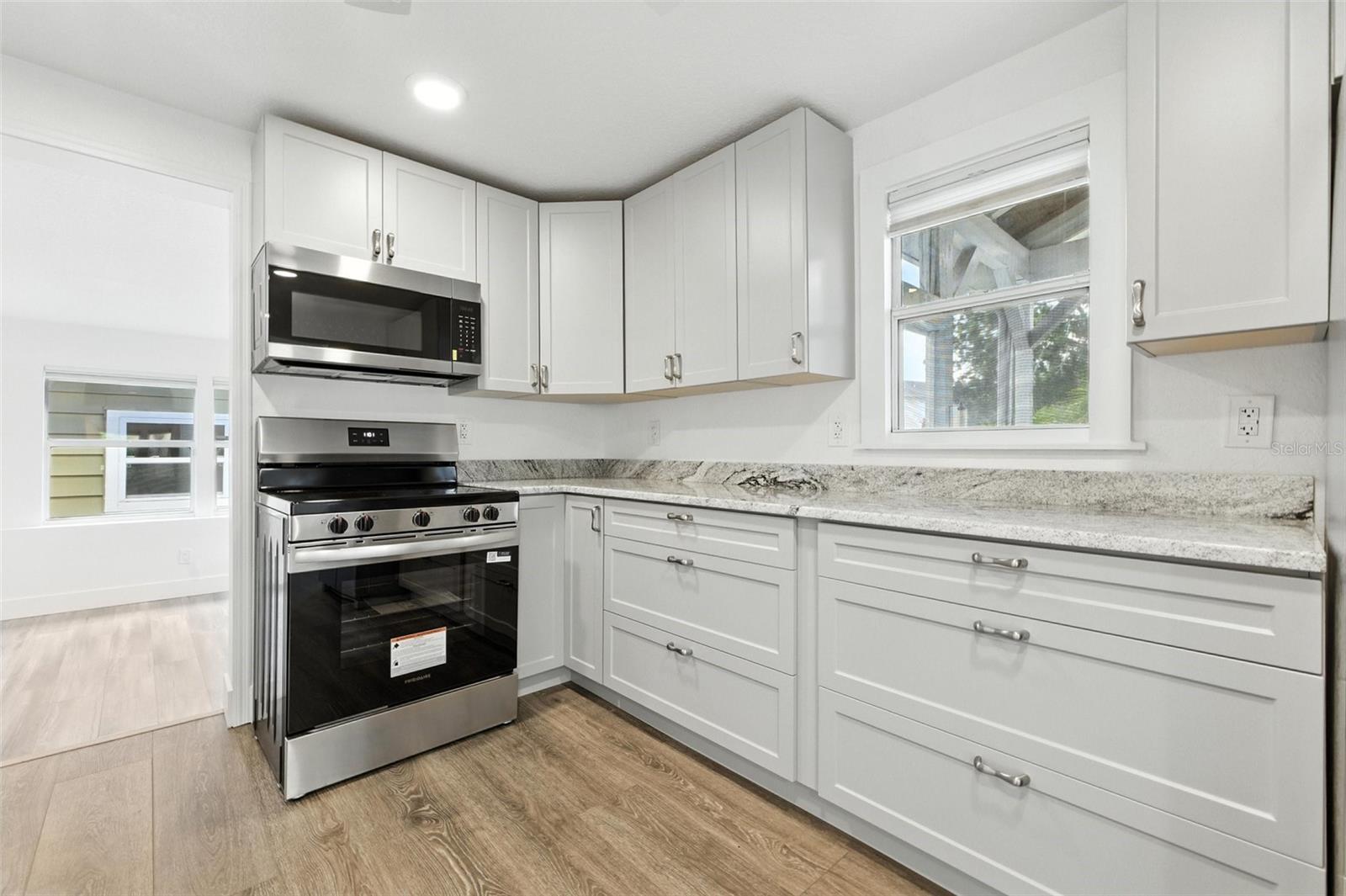 Image 13 of 27 For 6301 Hobson Street Ne