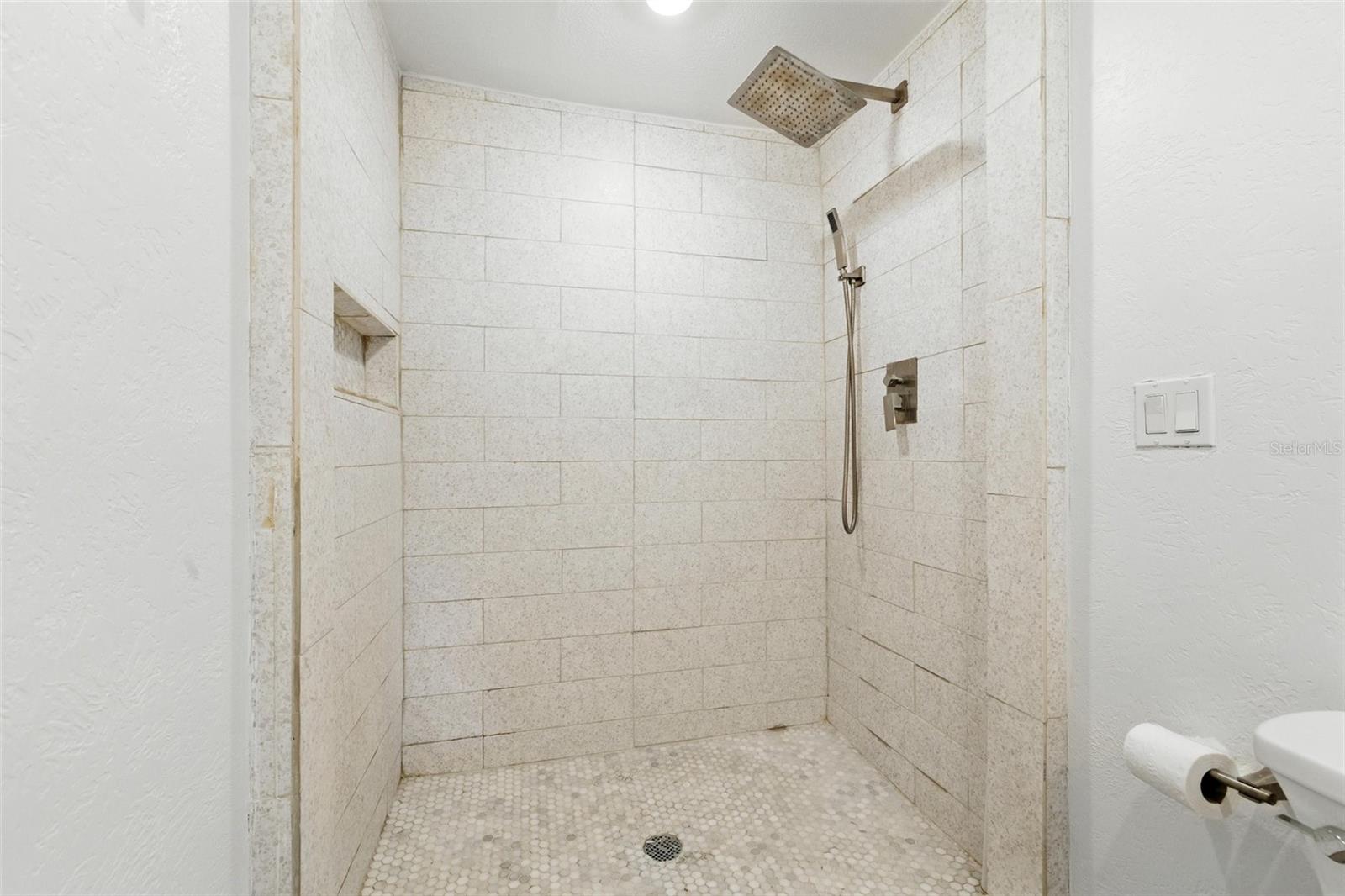 Image 20 of 27 For 6301 Hobson Street Ne