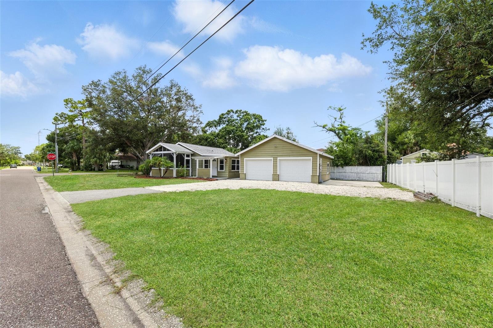 Image 3 of 27 For 6301 Hobson Street Ne
