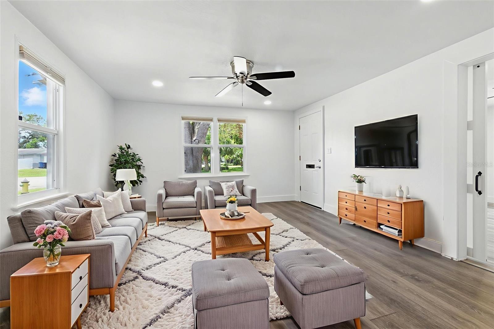 Image 8 of 27 For 6301 Hobson Street Ne
