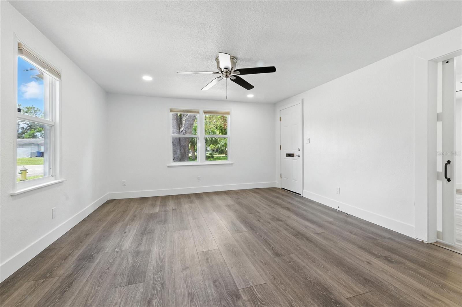 Image 9 of 27 For 6301 Hobson Street Ne