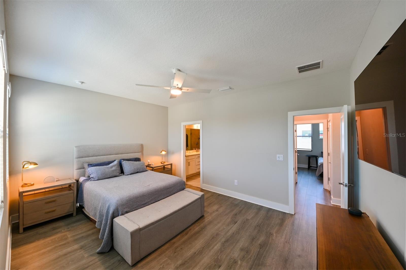 Image 12 of 28 For 2568 13th Avenue N 2568