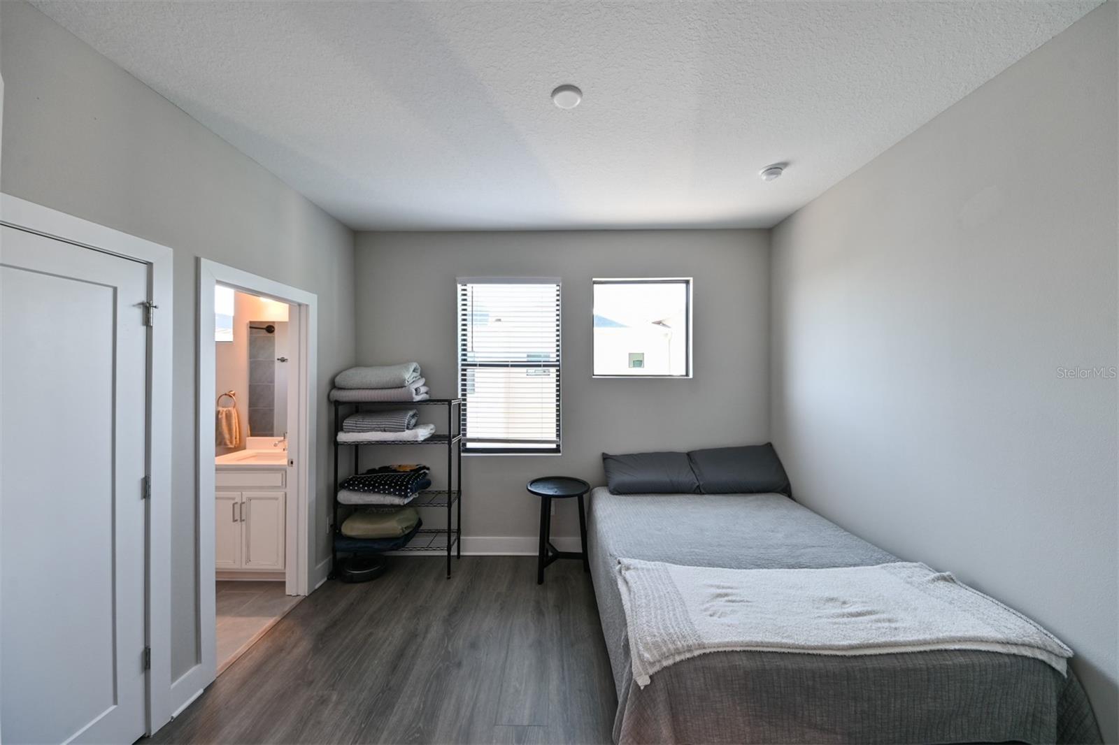 Image 16 of 28 For 2568 13th Avenue N 2568
