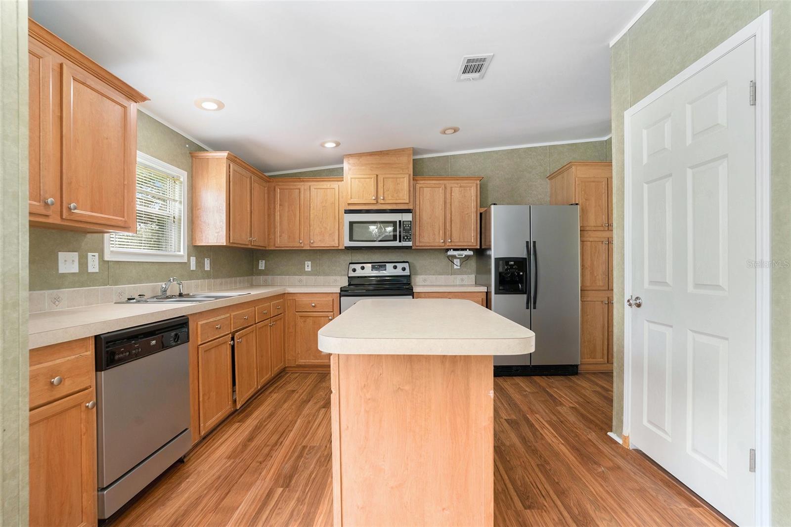Image 13 of 31 For 7213 Orchard Drive