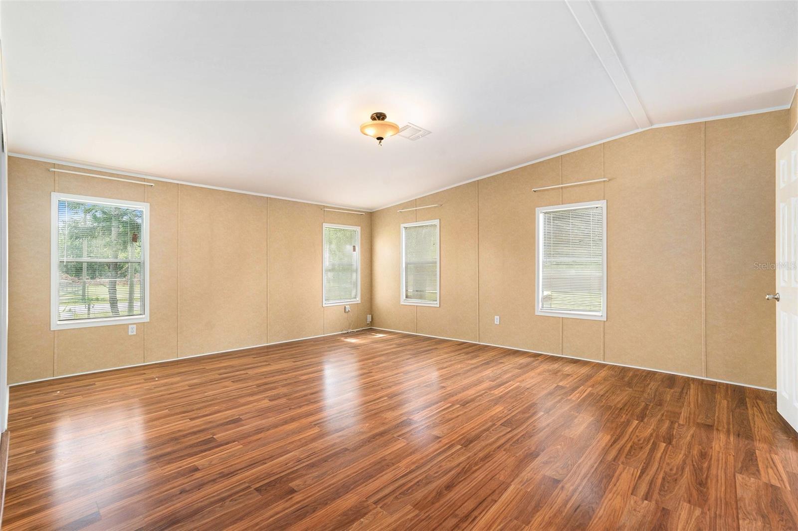 Image 15 of 31 For 7213 Orchard Drive