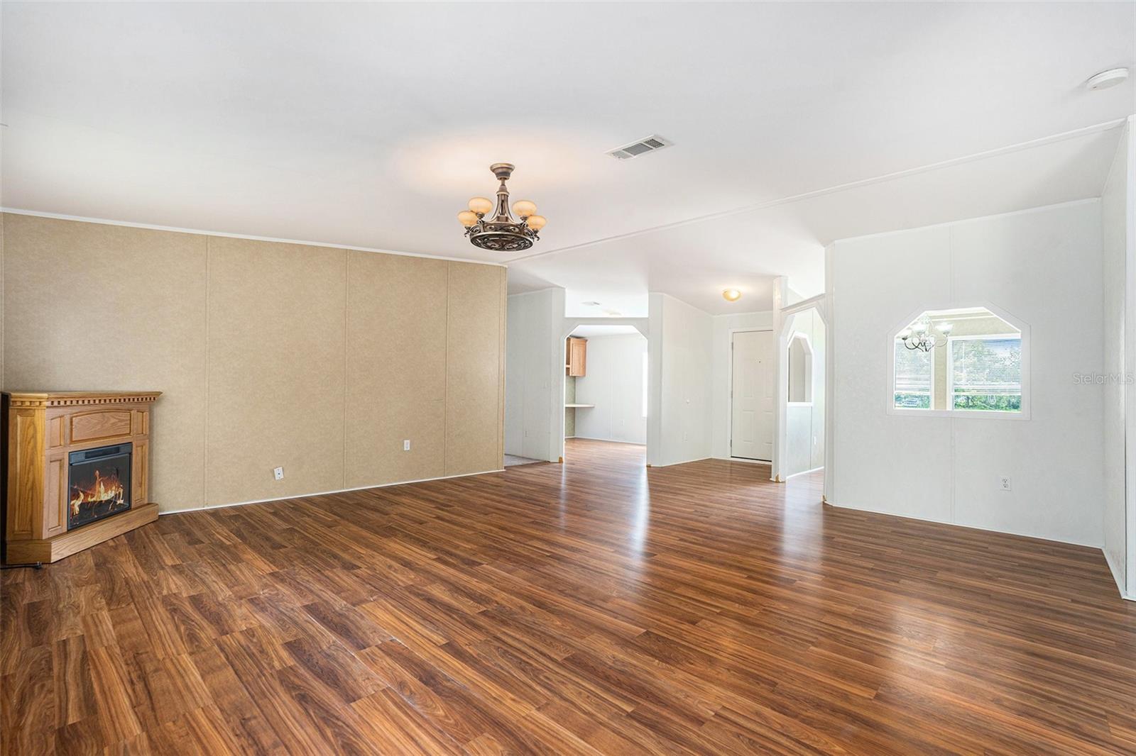 Image 6 of 31 For 7213 Orchard Drive