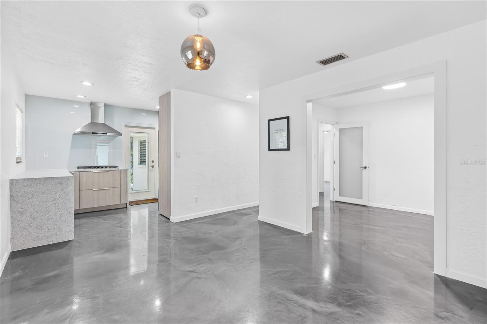 Image 12 of 26 For 4034 S Westshore Blvd