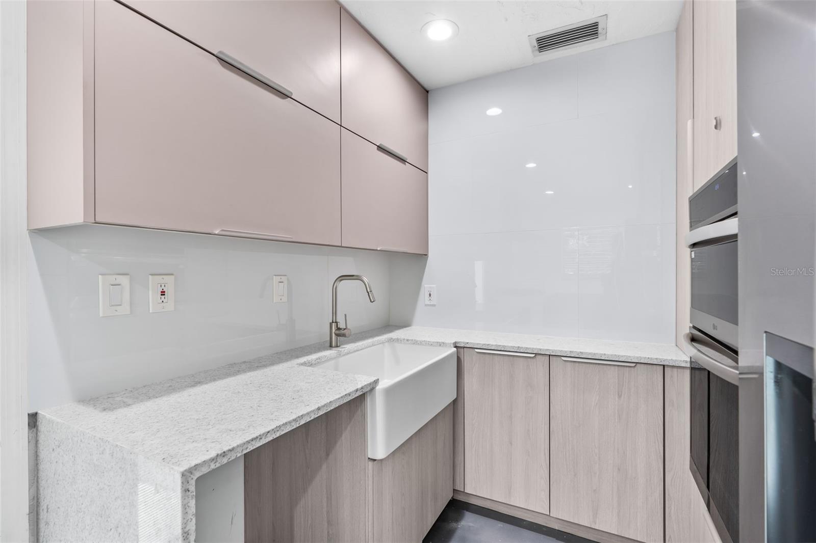 Image 13 of 26 For 4034 S Westshore Blvd