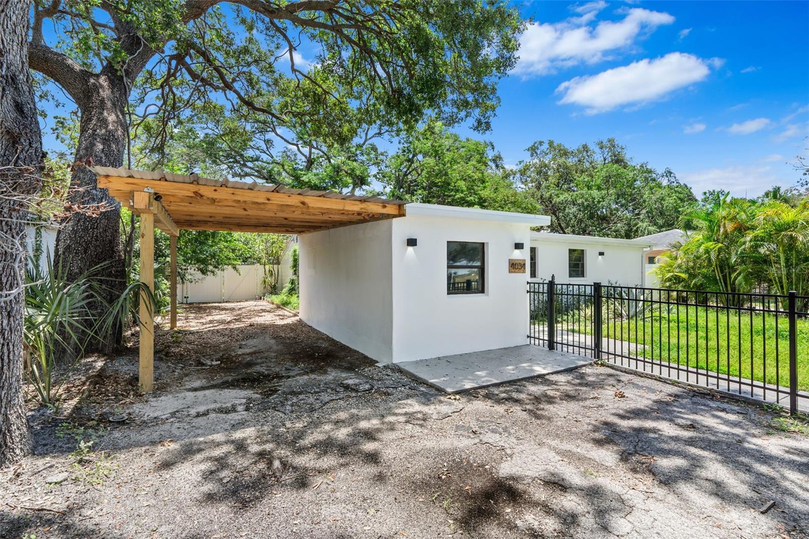 Image 3 of 26 For 4034 S Westshore Blvd
