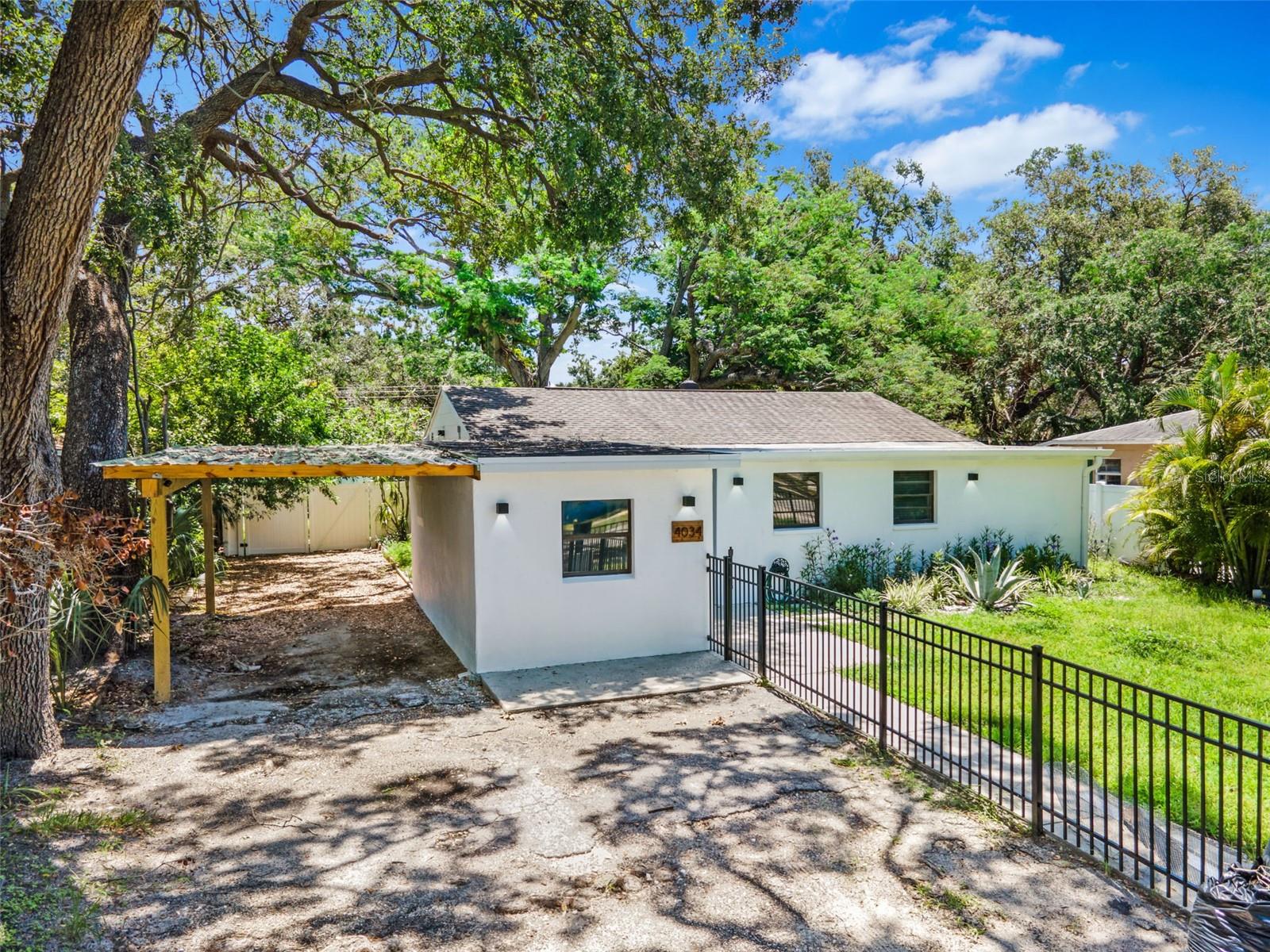 Image 4 of 26 For 4034 S Westshore Blvd