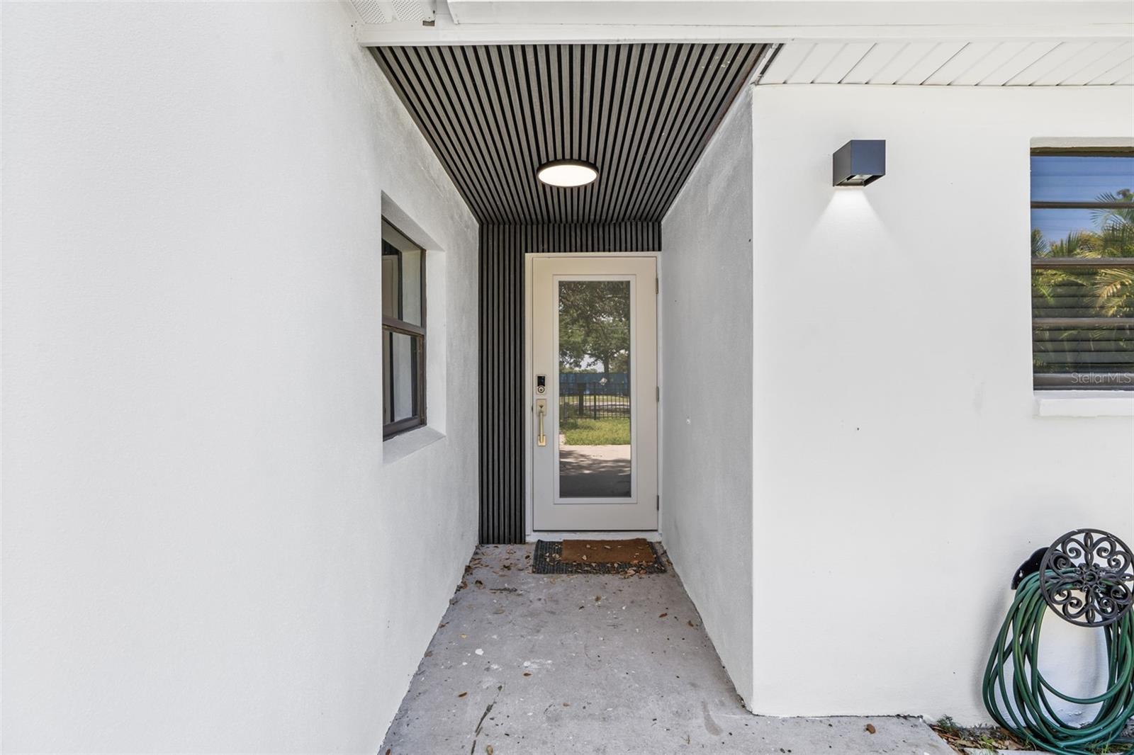Image 6 of 26 For 4034 S Westshore Blvd