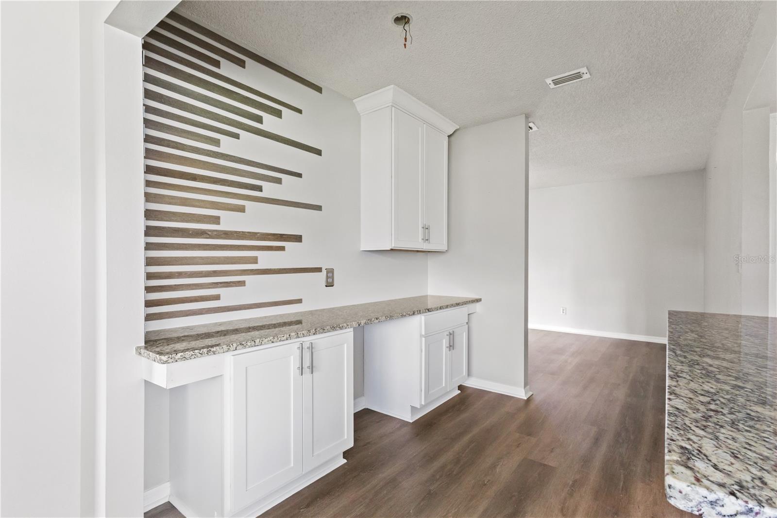 Image 12 of 32 For 1306 Idlewood Drive 53