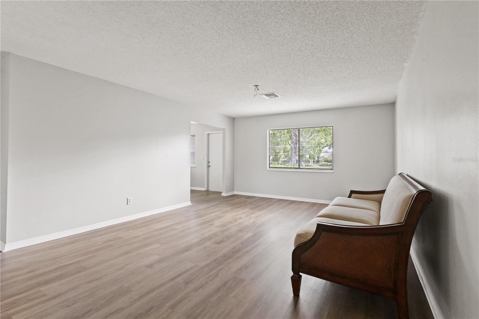 Image 4 of 32 For 1306 Idlewood Drive 53