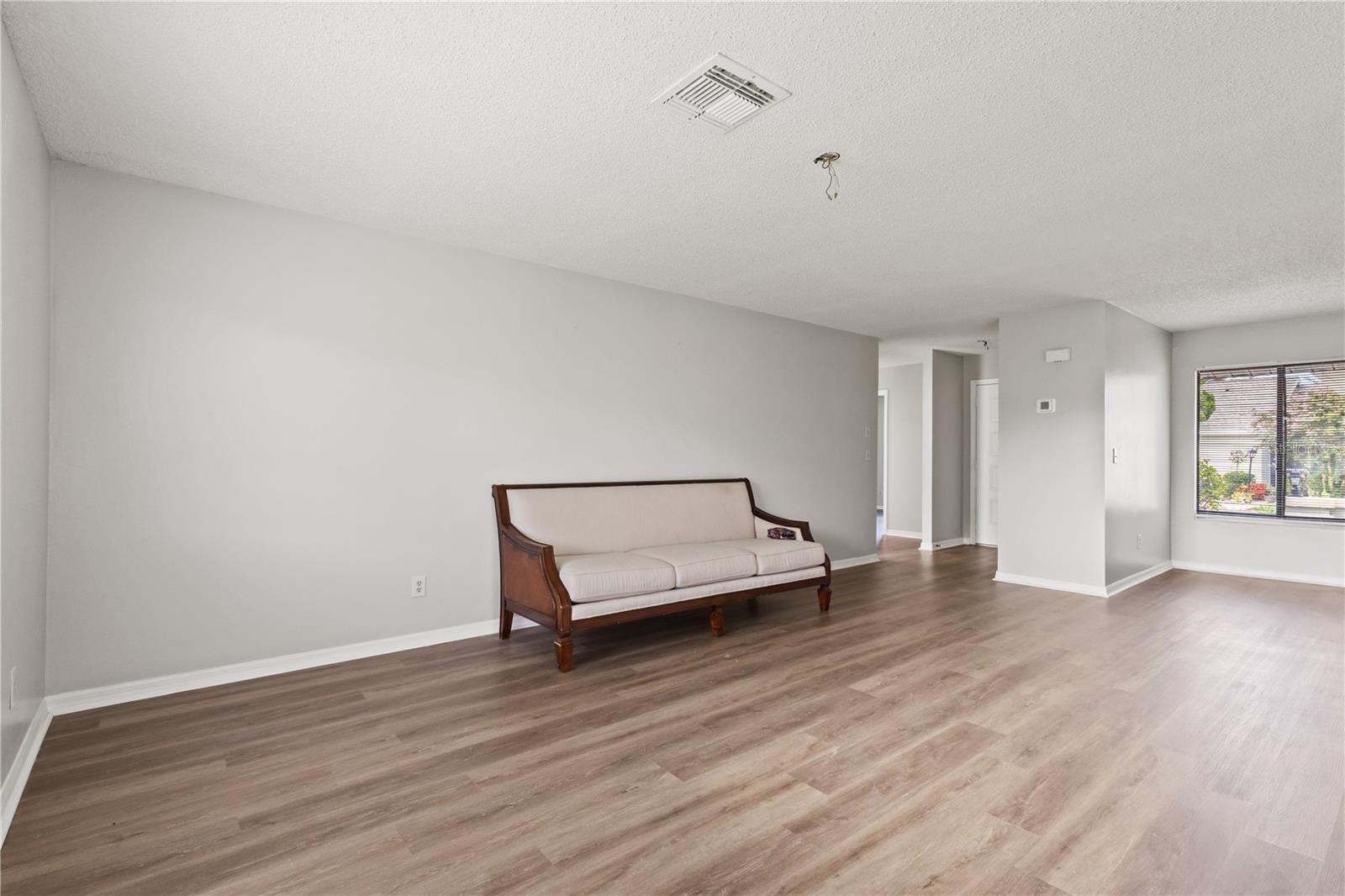 Image 7 of 32 For 1306 Idlewood Drive 53