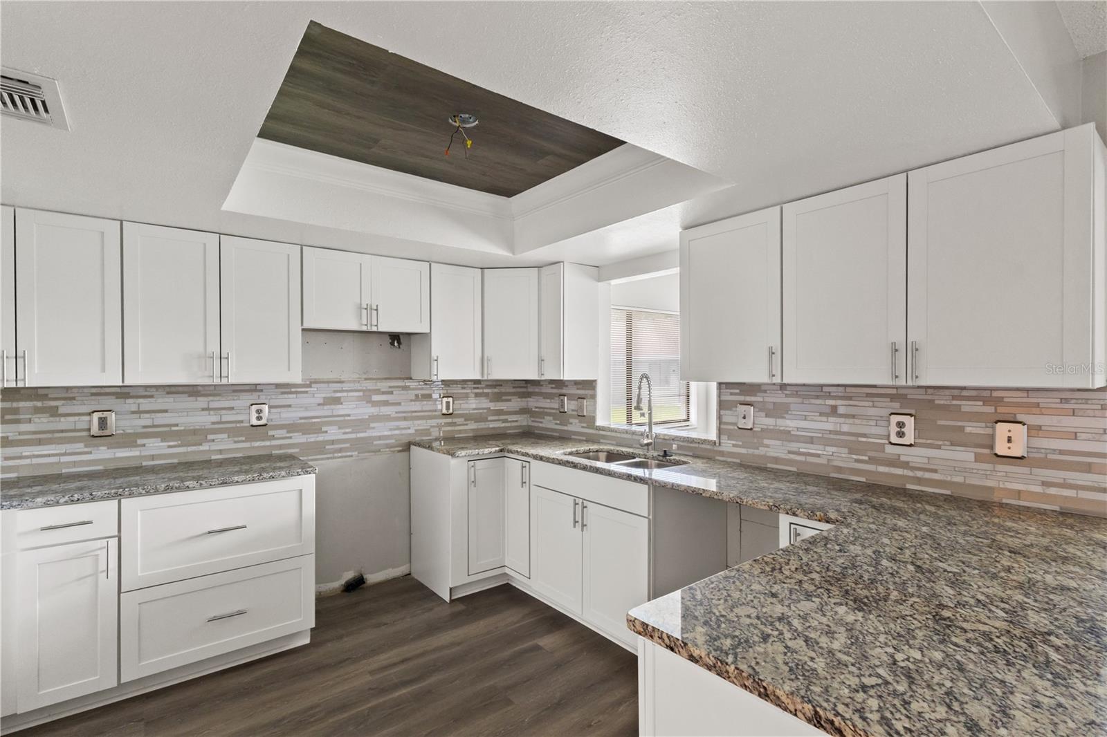 Image 9 of 32 For 1306 Idlewood Drive 53
