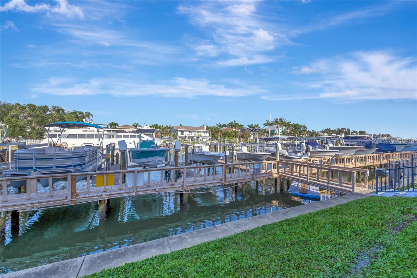 Image 37 of 42 For 745 Pinellas Bayway S 107