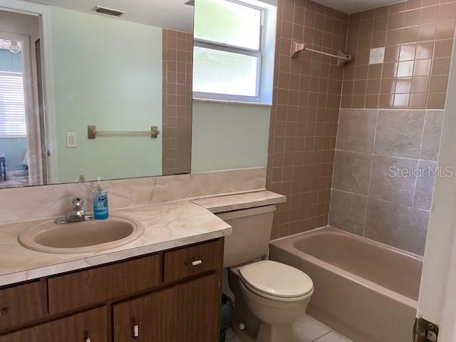 Image 22 of 27 For 2058 Dodge Street