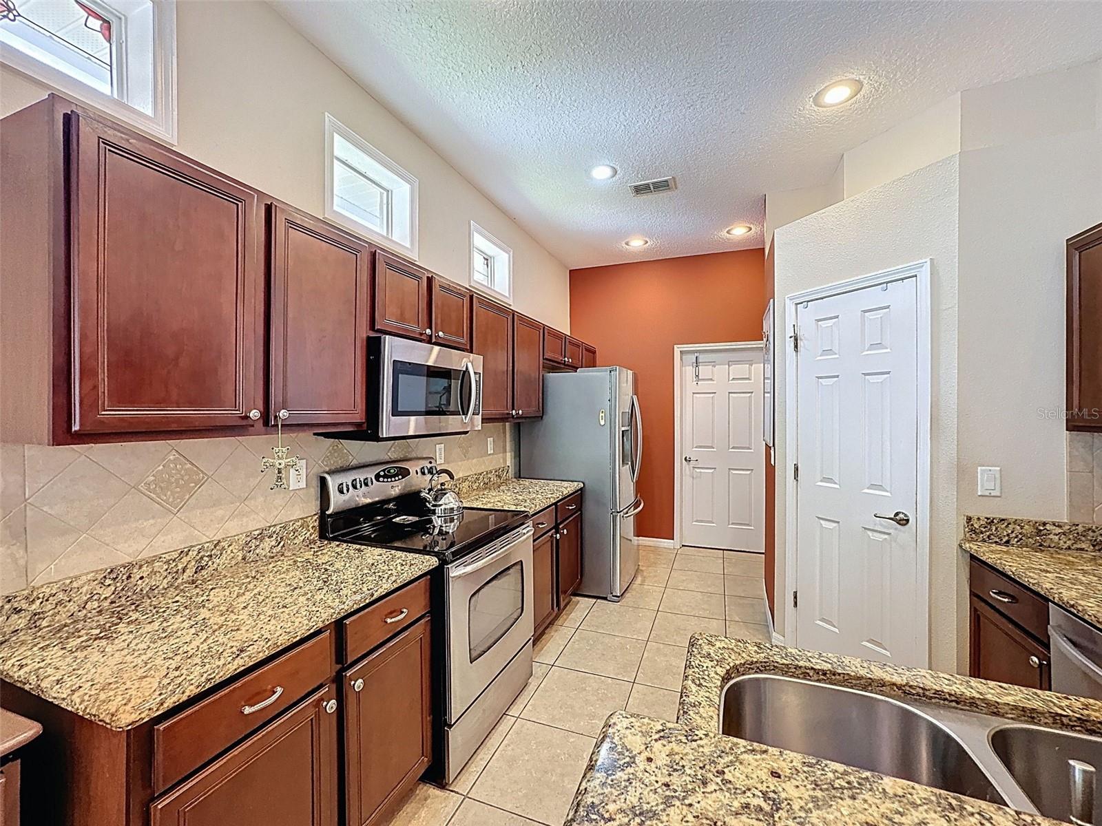 Image 27 of 92 For 12200 Hunters Lake Drive