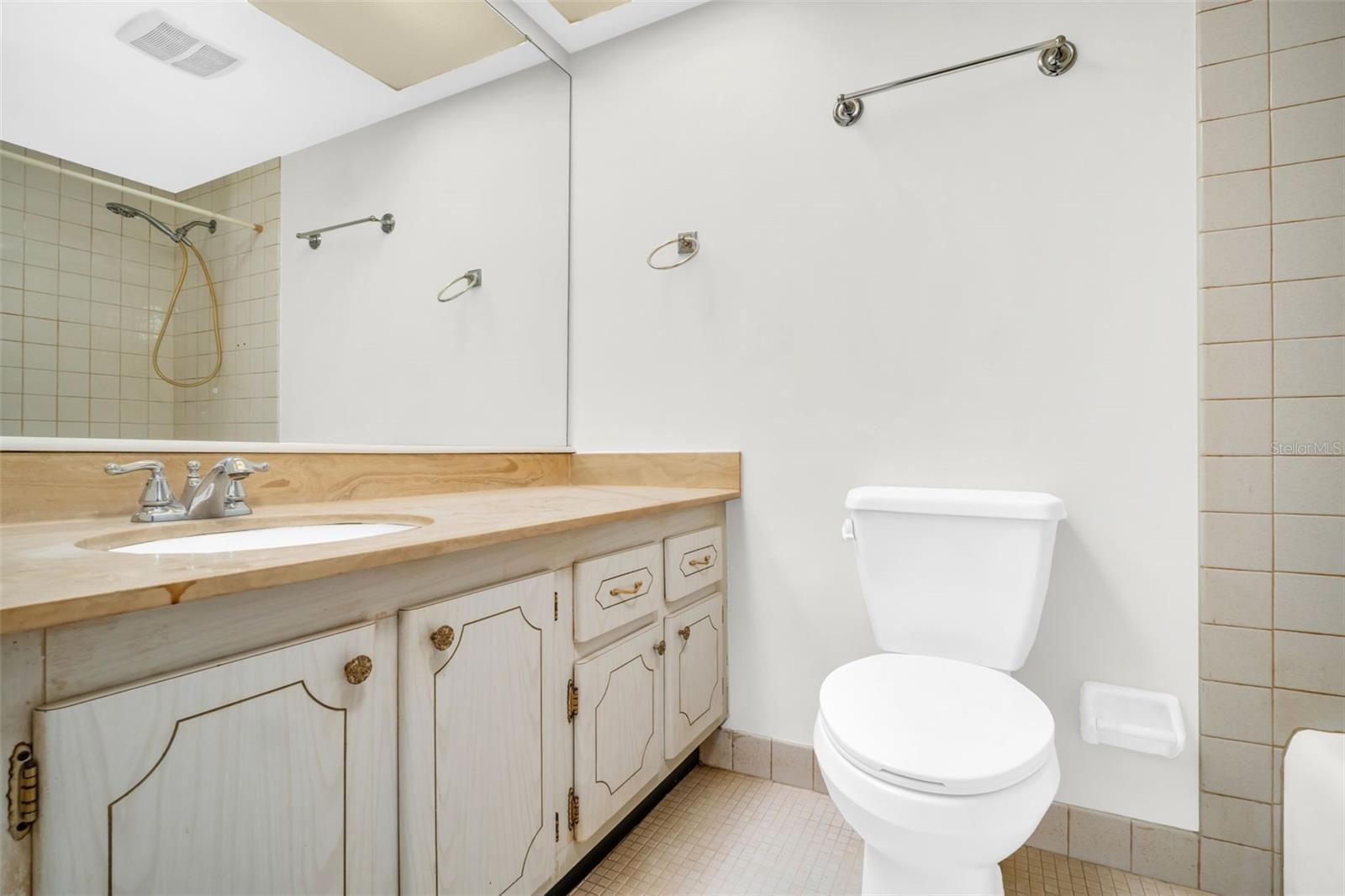 Image 13 of 55 For 4705 1st Street Ne 337