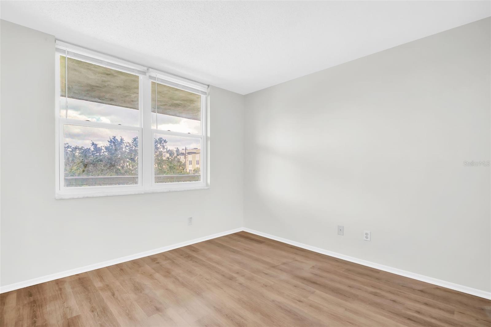 Image 15 of 55 For 4705 1st Street Ne 337