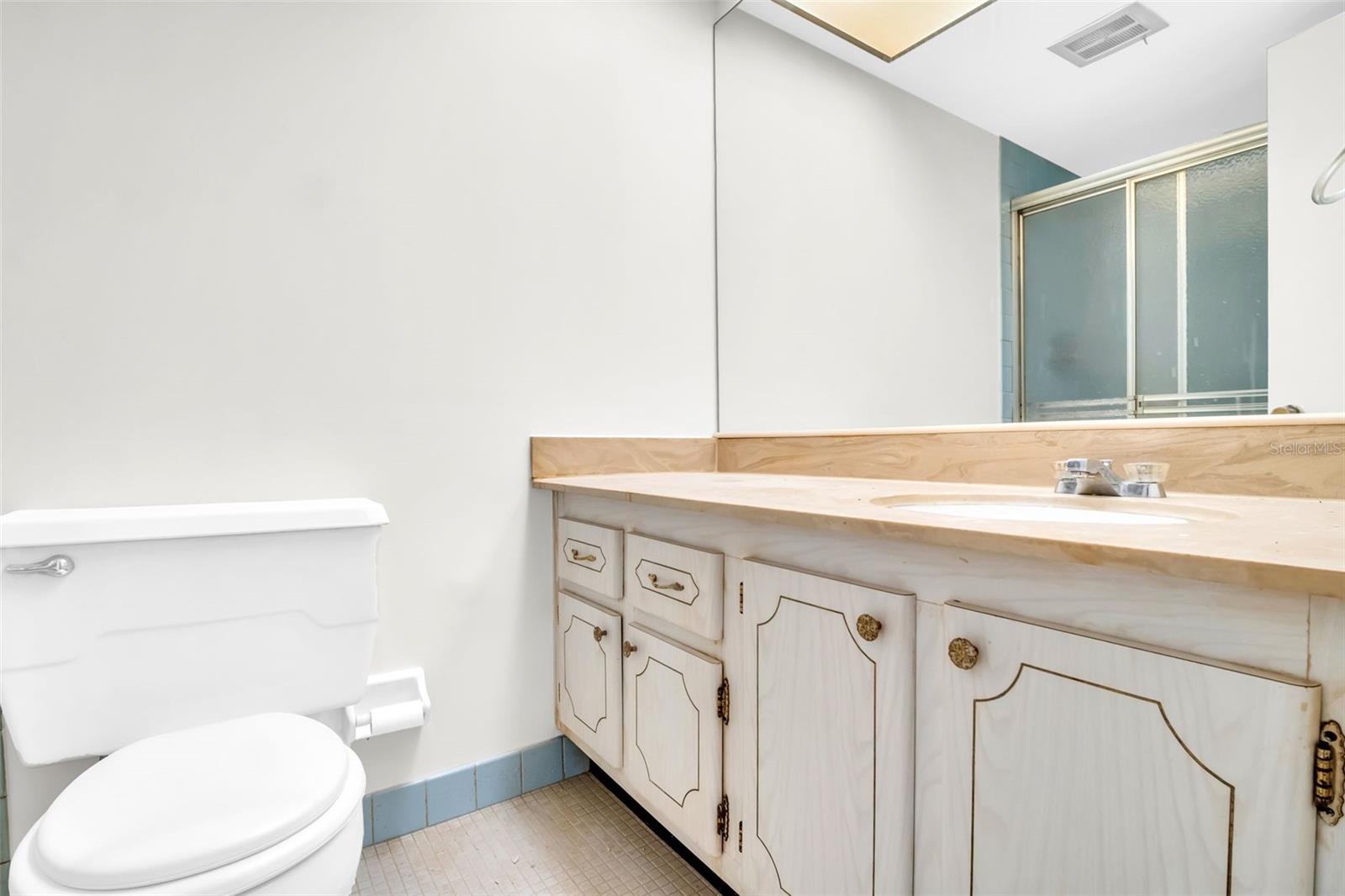 Image 18 of 55 For 4705 1st Street Ne 337