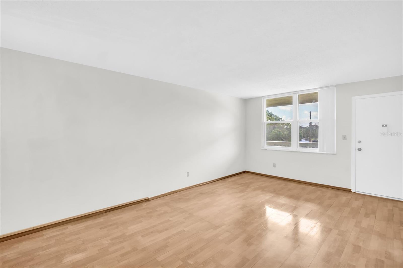 Image 21 of 55 For 4705 1st Street Ne 337