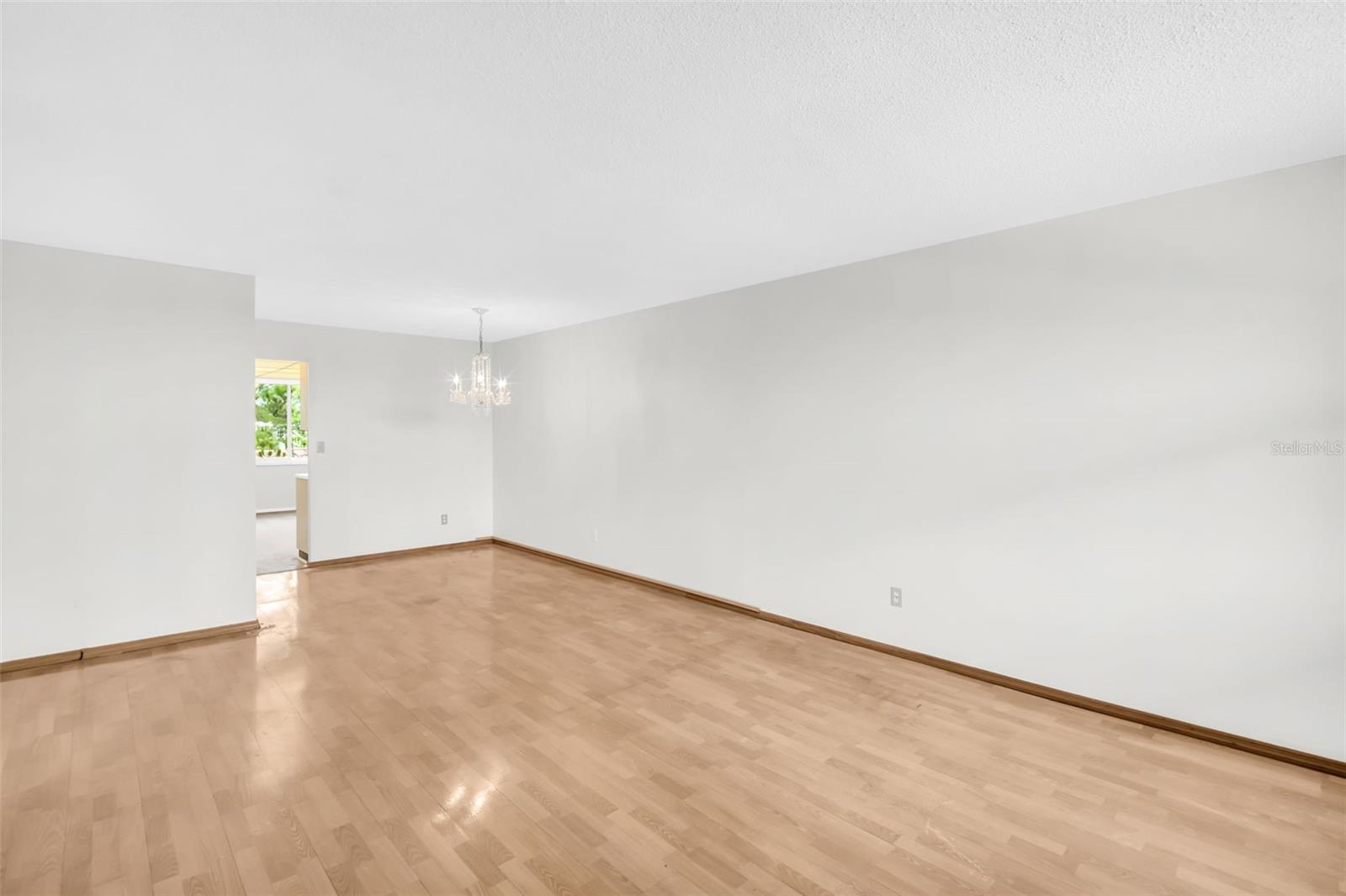 Image 23 of 55 For 4705 1st Street Ne 337