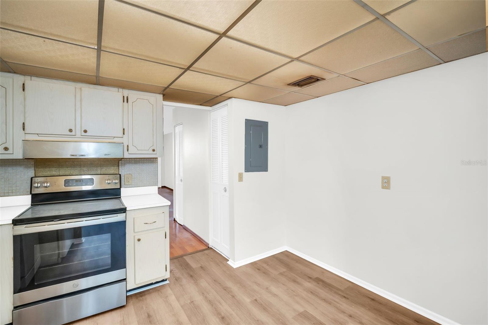 Image 27 of 55 For 4705 1st Street Ne 337